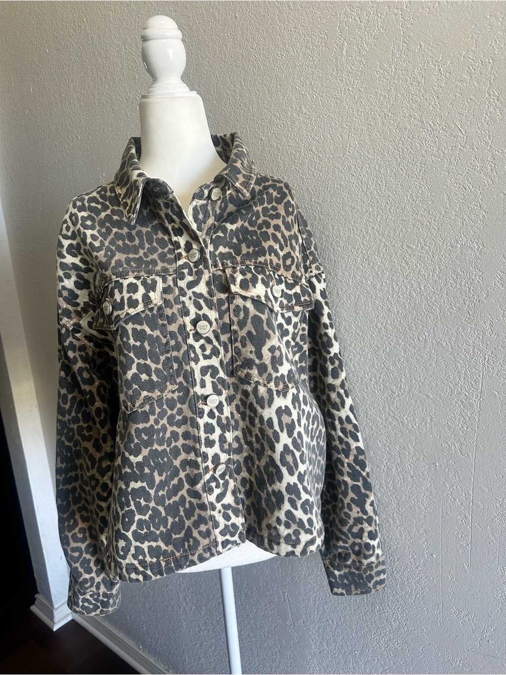 OAT New York Leopard Print Button-Front Jacket - Taupe/Black